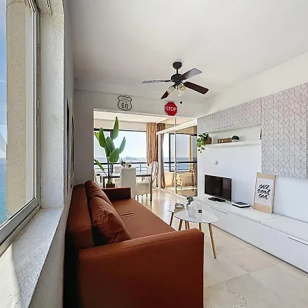 Azurea - Levante Beachfront شقة